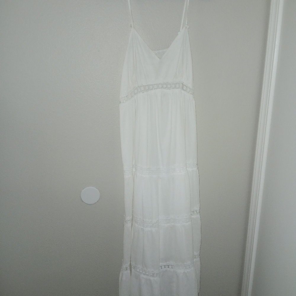 Elegant White Maxi Dress
